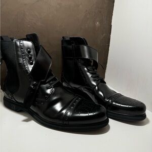 These are 8.5 but equivalent to a men’s 10 in Nike.